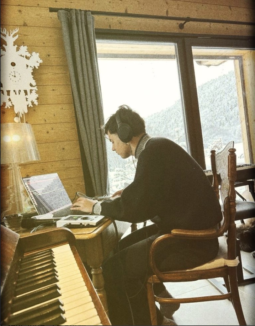 Au piano, en composition